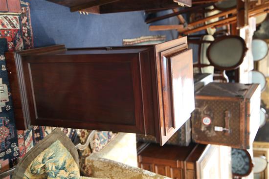 A pair of 19th century Adam design mahogany sideboard pedestals, W.1ft 7in. D.1ft 7.5in. H.3ft 2in.